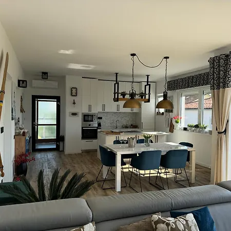 Apartment Paradiso
