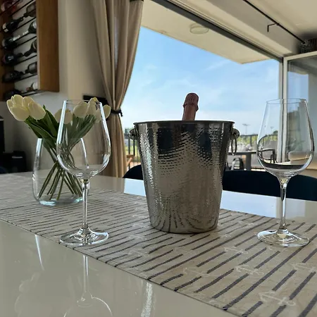 Paradiso Apartment *